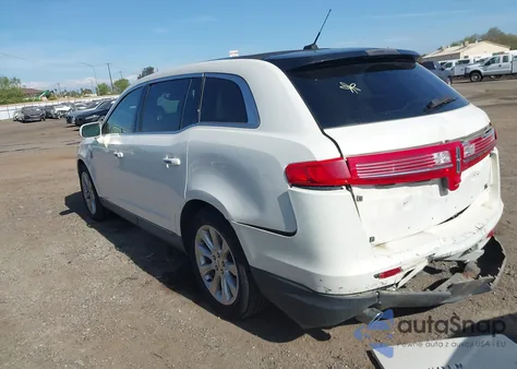 2014 Lincoln Mkt Ecoboost z USA, uszkodzony, nr VIN 2LMHJ5AT3EBL51478